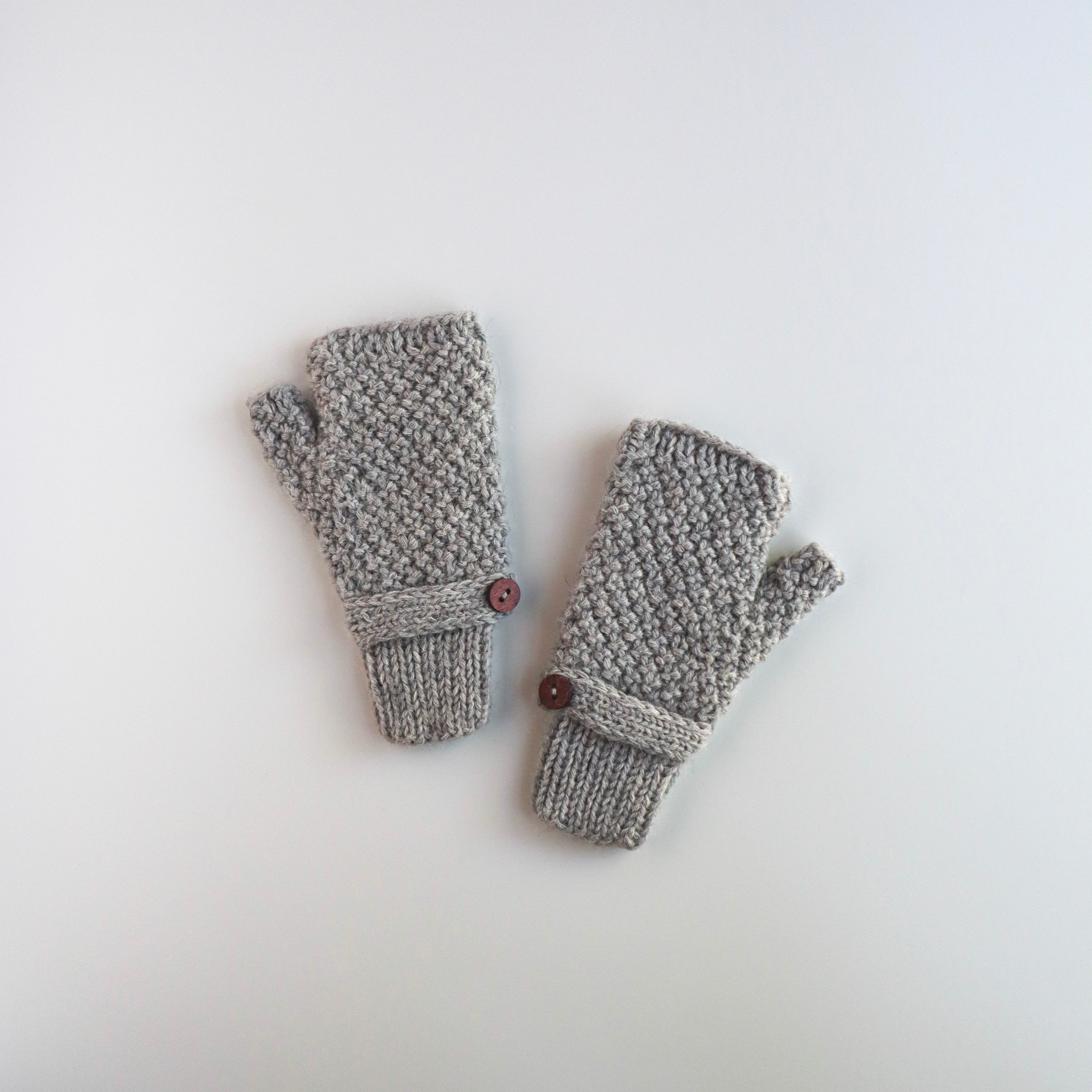 Andes Gifts Handmade Grey Floral Fingerless Gloves, Wrist Warmers & Headband Knit Alpaca Wool Fingerless Gloves Light Gray Cream Heart  main image 4
