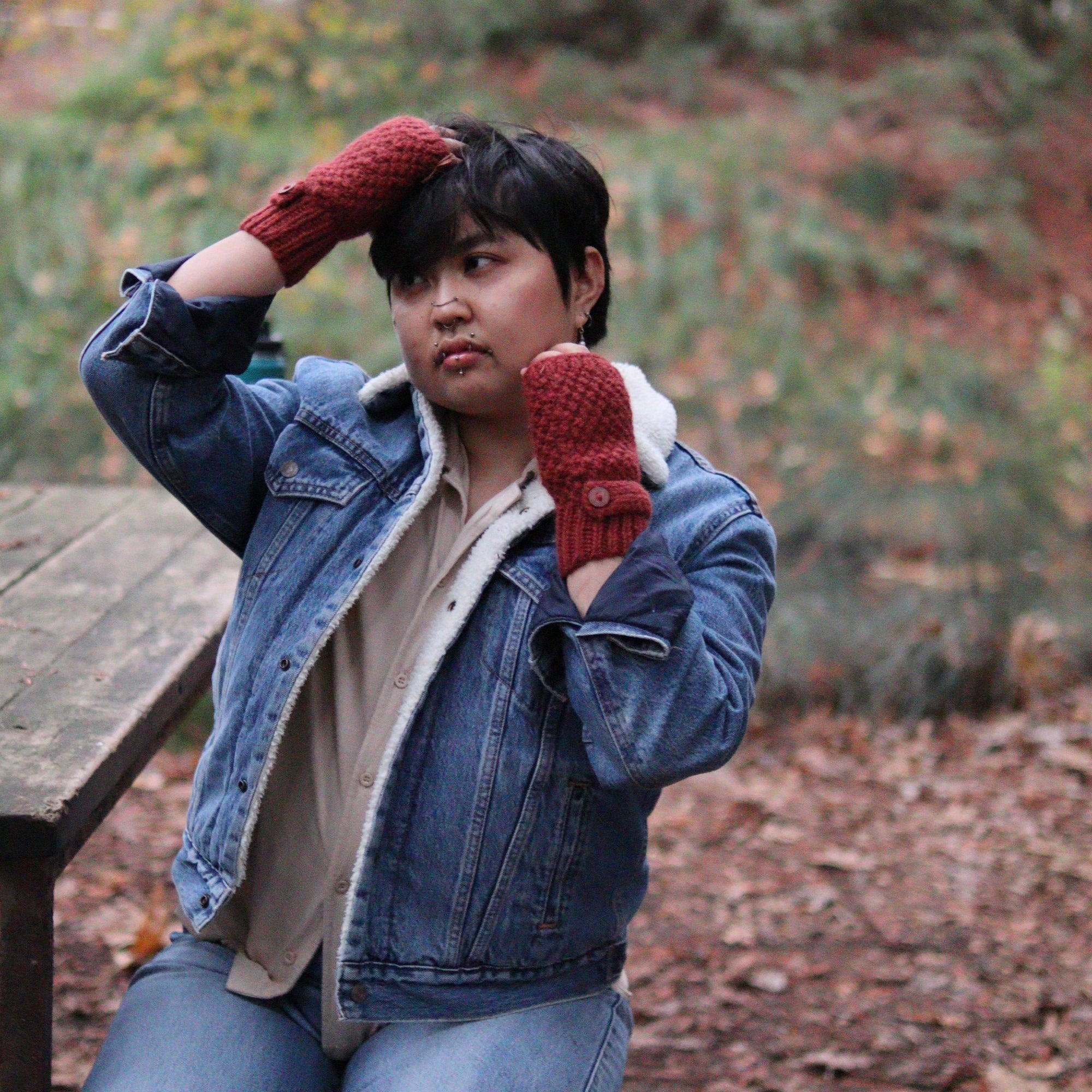 Luna Wrist Warmer Burgundy