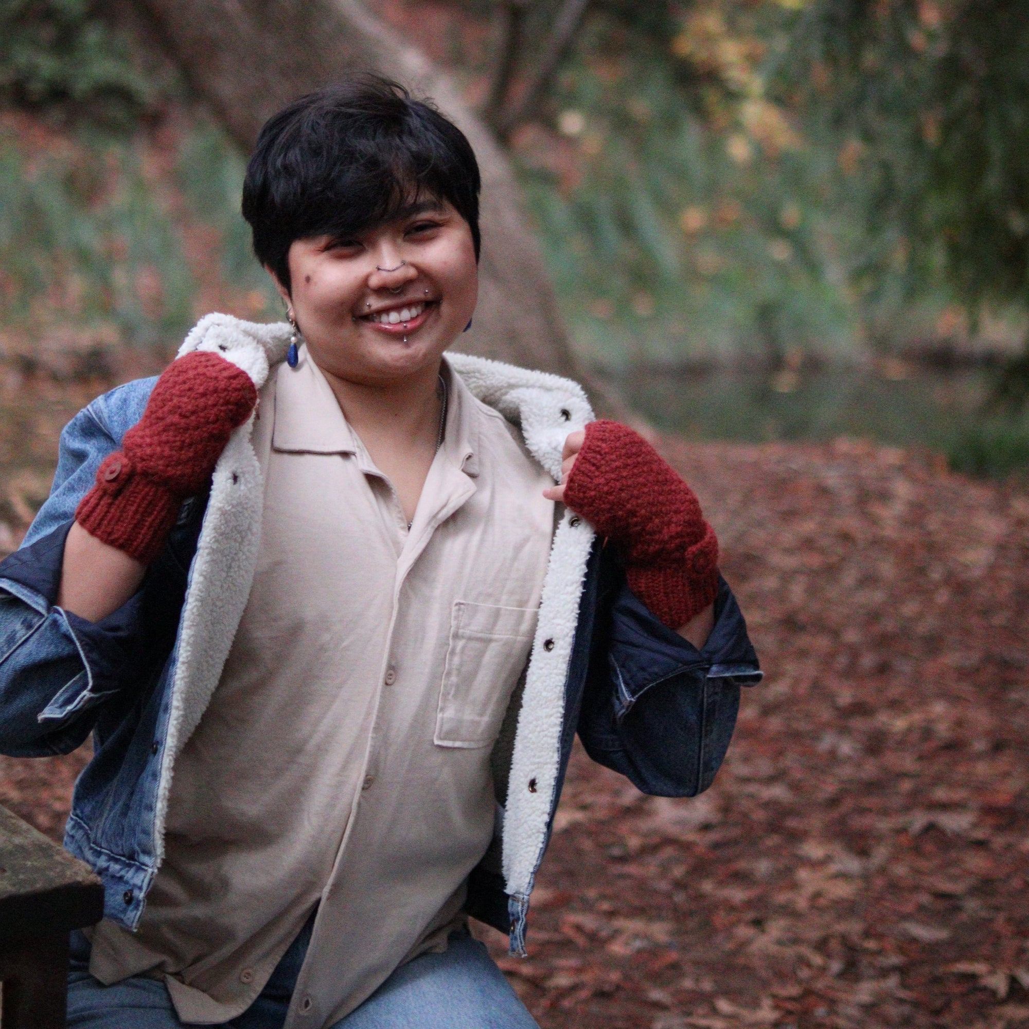 Luna Wrist Warmer Burgundy