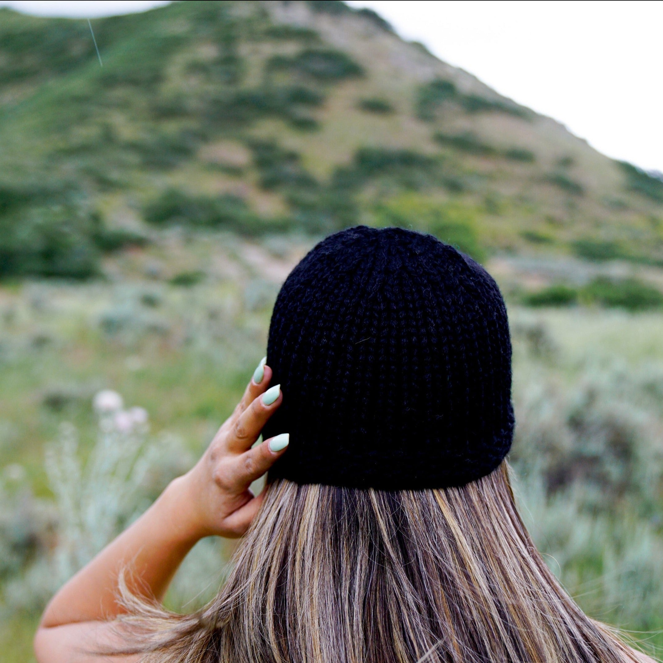 Knitted Cusco Beanie Black - AndesGifts display picture 1